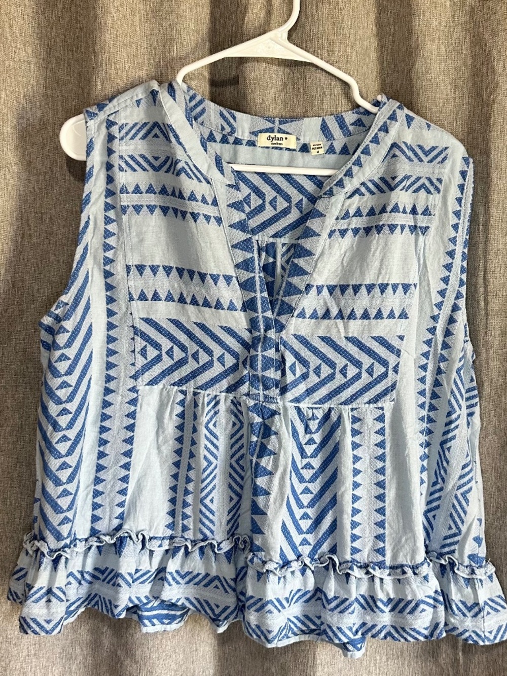 Dylan by True Grit Blue Geometric Boho Sleeveless Ruffle Blouse - Size Medium